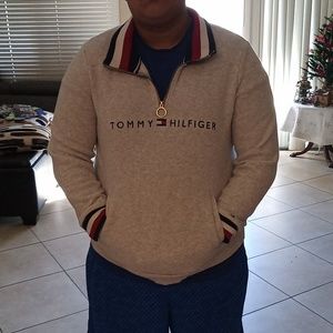 Tommy Hilfiger kangaroo style sweatshirt XL